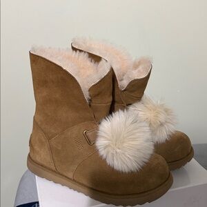 Women's UGG Gita Pom Pom Chestnut Boots Size 5 US